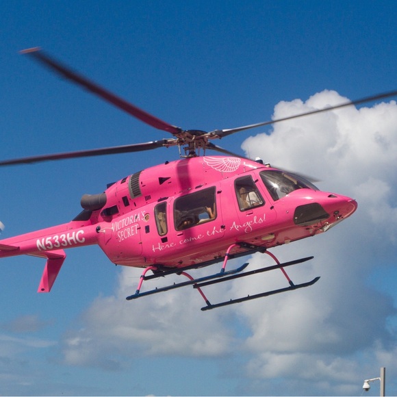 Cohosting DESIGNER - 7/27 at 11:00 CST. Sign up for a host pick! - Picture 7 of 14